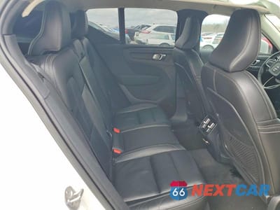 Zdjęcie 10 z 12 samochodu: 2022 VOLVO XC40 T5 MOMENTUM VIN:YV4162UK1N2764152 - miniatura