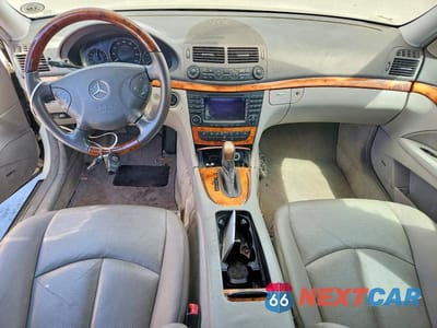 Zdjęcie 8 z 11 samochodu: 2006 MERCEDES-BENZ E 350 VIN:WDBUF56J66A834319 - miniatura