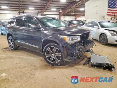 Czwarte zdjęcie samochodu z boku: 2018 GMC ACADIA DENALI VIN:1GKKNXLS6JZ197614 - miniatura