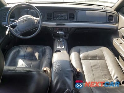 Zdjęcie 8 z 12 samochodu: 2004 FORD CROWN VICTORIA LX VIN:2FAFP74W04X116700 - miniatura