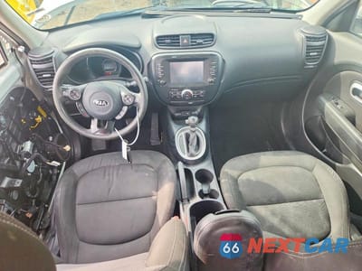 Zdjęcie 8 z 13 samochodu: 2018 KIA SOUL + VIN:KNDJP3A55J7901062 - miniatura