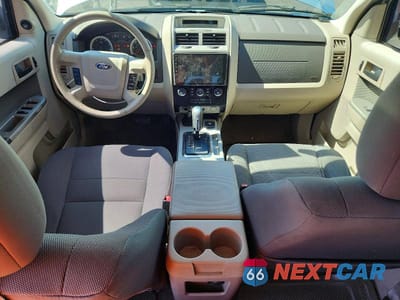 Zdjęcie 8 z 11 samochodu: 2009 FORD ESCAPE HYBRID VIN:1FMCU59369KB30387 - miniatura