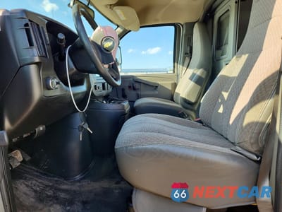 Zdjęcie 7 z 14 samochodu: 2018 CHEVROLET EXPRESS UTILITY / SERVICE TRUCK VIN:1GB0GRFG7J1244801 - miniatura