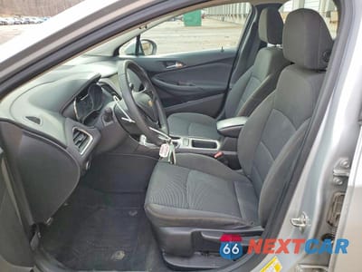 Zdjęcie 7 z 13 samochodu: 2018 CHEVROLET CRUZE LS VIN:1G1BC5SM3J7243834 - miniatura