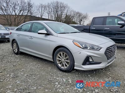 Czwarte zdjęcie samochodu z boku: 2019 HYUNDAI SONATA SE VIN:5NPE24AF7KH800830 - miniatura
