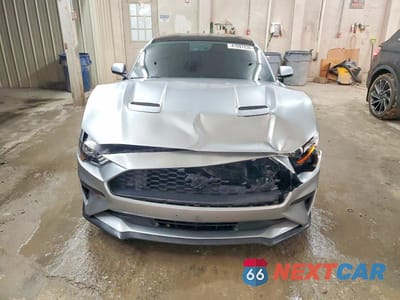 Piąte zdjęcie samochodu w środku: 2020 FORD MUSTANG VIN:1FA6P8TH4L5153595 - miniatura