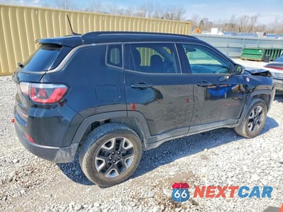 Trzecie zdjęcie samochodu z tyłu: 2018 JEEP COMPASS TRAILHAWK VIN:3C4NJDDB7JT163626 - miniatura