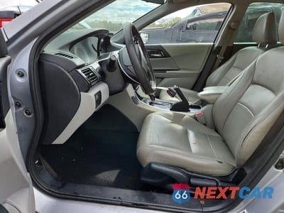 Zdjęcie 7 z 12 samochodu: 2017 HONDA ACCORD LX VIN:1HGCR2F32HA209649 - miniatura