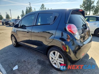 Drugie zdjęcie samochodu z przodu: 2015 CHEVROLET SPARK 1LT VIN:KL8CD6S94FC810358 - miniatura