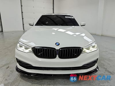 Piąte zdjęcie samochodu w środku: 2017 BMW 540 XI VIN:WBAJE7C3XHWA03436 - miniatura