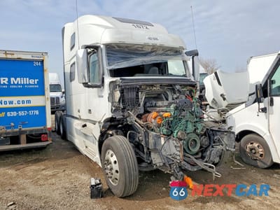 2024 VOLVO VN VNL 4V4NC9EH9RN641099 - główne zdjęcie licytacji z USA - miniatura