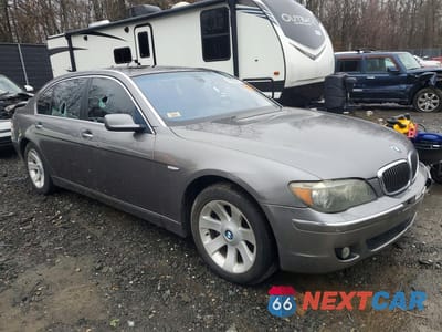 Czwarte zdjęcie samochodu z boku: 2007 BMW 750 VIN:WBAHN83567DT74462 - miniatura