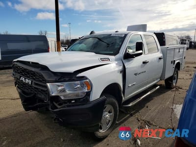 2020 RAM 2500 TRADESMAN 4WD CREW CAN 6.4L V8 3C7WR5HJ7LG268671 - główne zdjęcie licytacji z USA - miniatura
