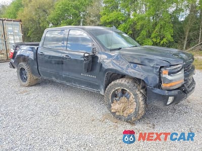 Czwarte zdjęcie samochodu z boku: 2017 CHEVROLET SILVERADO K1500 LT VIN:3GCUKREC2HG187512 - miniatura