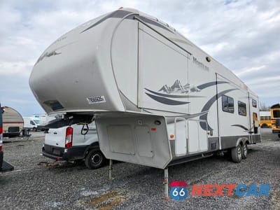 Drugie zdjęcie samochodu z przodu: 2011 KEYSTONE MONTANA CAMPER VIN:4YDF33327BA740607 - miniatura