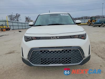 Piąte zdjęcie samochodu w środku: 2024 KIA SOUL LX VIN:KNDJ23AU1R7912674 - miniatura