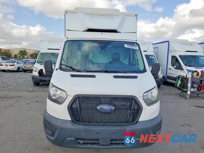 Piąte zdjęcie samochodu w środku: 2020 FORD TRANSIT DELIVERY TRUCK VIN:1FDBW5Z87LKB52505 - miniatura