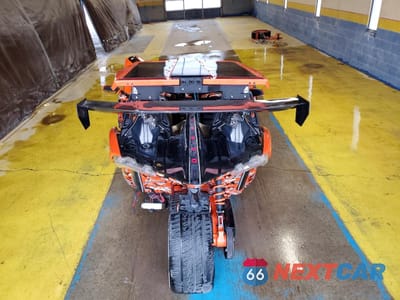 Zdjęcie 6 z 10 samochodu: 2017 POLARIS SLINGSHOT SLR VIN:57XAARFA3H8124600 - miniatura