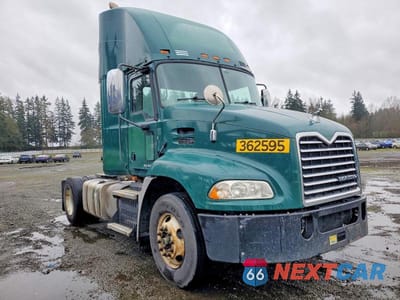 2017 MACK CXU612 SEMI TRUCK 1M1AW01X4HM009903 - główne zdjęcie licytacji z USA - miniatura