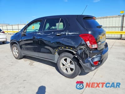 Drugie zdjęcie samochodu z przodu: 2022 CHEVROLET TRAX LS VIN:KL7CJNSM8NB555665 - miniatura