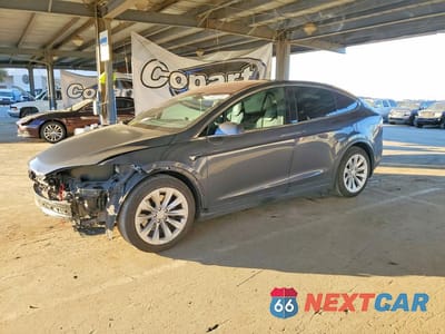 2018 TESLA MODEL X 5YJXCAE24JF123616 - główne zdjęcie licytacji z USA - miniatura