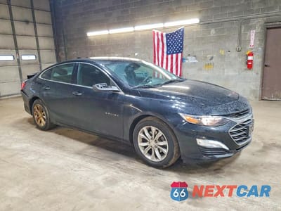 Czwarte zdjęcie samochodu z boku: 2019 CHEVROLET MALIBU LT VIN:1G1ZD5ST6KF150932 - miniatura