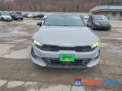 Piąte zdjęcie samochodu w środku: 2022 KIA K5 GT-LINE VIN:5XXG64J2XNG126831 - miniatura