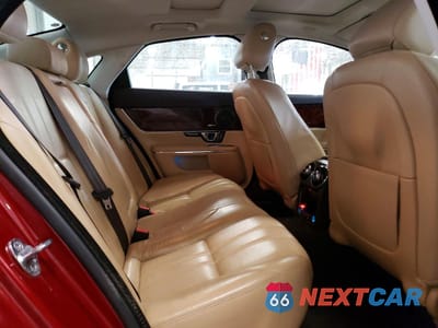 Zdjęcie 10 z 12 samochodu: 2014 JAGUAR XJ VIN:SAJWJ1CD4E8V66006 - miniatura