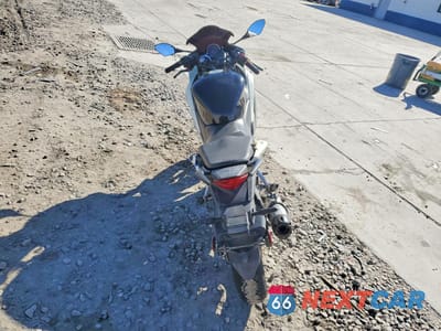 Czwarte zdjęcie samochodu z boku: 2011 HONDA CBR250 R VIN:MLHMC4118B5002492 - miniatura