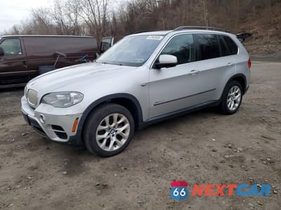 2013 BMW X5 XDRIVE35D 5UXZW0C50D0B90998 - główne zdjęcie licytacji z USA - miniatura