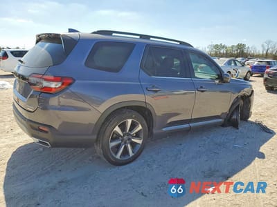 Trzecie zdjęcie samochodu z tyłu: 2025 HONDA PILOT TOURING VIN:5FNYG1H7XSB048048 - miniatura