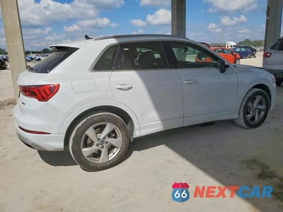 Trzecie zdjęcie samochodu z tyłu: 2020 AUDI Q3 PREMIUM VIN:WA1AECF35L1101861 - miniatura