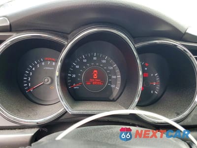 Zdjęcie 9 z 11 samochodu: 2011 KIA OPTIMA LX VIN:KNAGM4A77B5170333 - miniatura