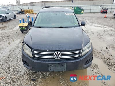 Piąte zdjęcie samochodu w środku: 2013 VOLKSWAGEN TIGUAN S VIN:WVGBV3AX2DW609175 - miniatura