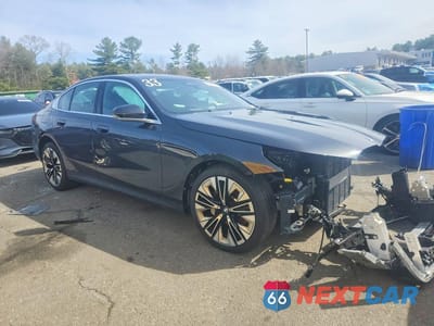 Czwarte zdjęcie samochodu z boku: 2026 BMW 530 XI VIN:WBA53FJ07TCU99894 - miniatura