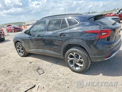 Drugie zdjęcie samochodu z przodu: 2025 CHEVROLET TRAX 1LT VIN:KL77LHEP6SC285053 - miniatura