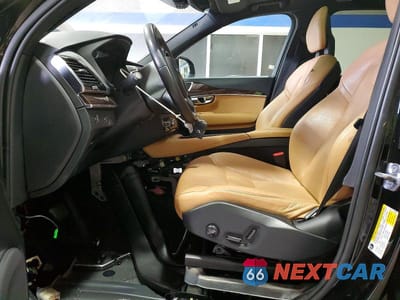 Zdjęcie 7 z 13 samochodu: 2016 VOLVO XC90 T6 VIN:YV4A22PKXG1044882 - miniatura