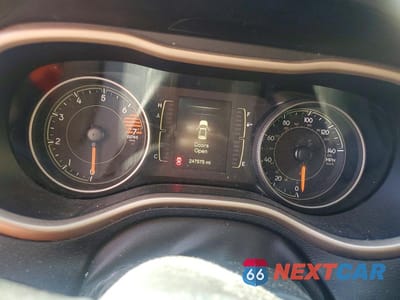 Zdjęcie 9 z 13 samochodu: 2017 JEEP CHEROKEE LATITUDE VIN:1C4PJLCB3HW548609 - miniatura