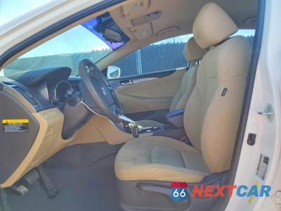 Zdjęcie 7 z 11 samochodu: 2015 HYUNDAI SONATA HYBRID BASE VIN:KMHEC4A43FA133517 - miniatura