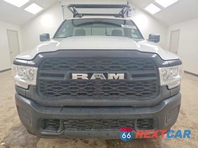 Piąte zdjęcie samochodu w środku: 2022 RAM 2500 VIN:3C6MR5AJ1NG130987 - miniatura