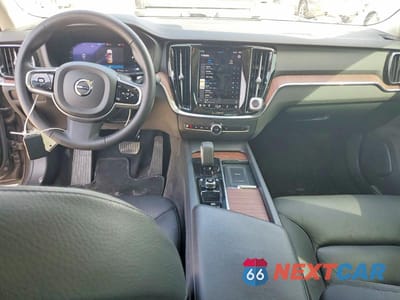 Zdjęcie 8 z 11 samochodu: 2024 VOLVO S60 PLUS VIN:7JRL12TL8RG298525 - miniatura