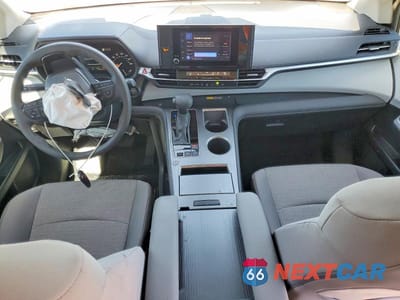 Zdjęcie 8 z 14 samochodu: 2025 TOYOTA SIENNA LE 8-PASSENGER VIN:5TDKRKEC0SS279558 - miniatura