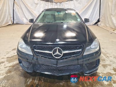 Piąte zdjęcie samochodu w środku: 2014 MERCEDES-BENZ C 250 VIN:WDDGJ4HB9EG312864 - miniatura