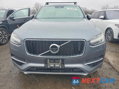 Piąte zdjęcie samochodu w środku: 2017 VOLVO XC90 T6 VIN:YV4A22PK8H1106359 - miniatura