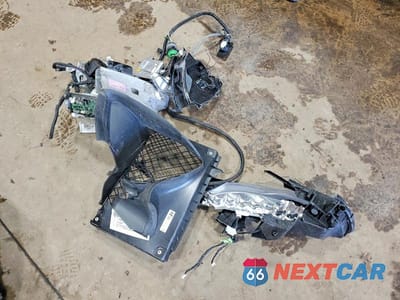 Zdjęcie 12 z 12 samochodu: 2023 ALFA ROMEO GIULIA QUADRIFOGLIO VIN:ZARFAMEVXP7676787 - miniatura