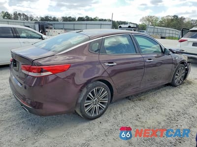 Trzecie zdjęcie samochodu z tyłu: 2017 KIA OPTIMA LX VIN:5XXGT4L34HG128688 - miniatura