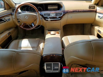 Zdjęcie 8 z 12 samochodu: 2008 MERCEDES-BENZ S 550 VIN:WDDNG71X38A196954 - miniatura