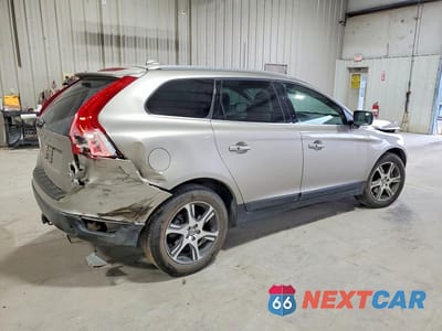 Trzecie zdjęcie samochodu z tyłu: 2011 VOLVO XC60 T6 VIN:YV4902DZ4B2144683 - miniatura