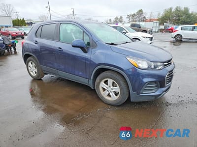 Czwarte zdjęcie samochodu z boku: 2019 CHEVROLET TRAX LS VIN:3GNCJKSB5KL213821 - miniatura