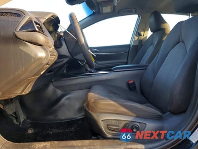 Zdjęcie 7 z 11 samochodu: 2019 TOYOTA CAMRY HYBRID LE VIN:4T1B31HK8KU508798 - miniatura